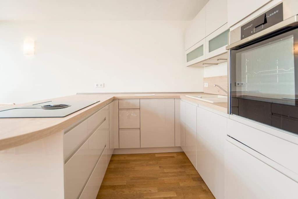 Modernes, Sonniges Appartement Im Herzen Von Duesseldorf Bagian luar foto