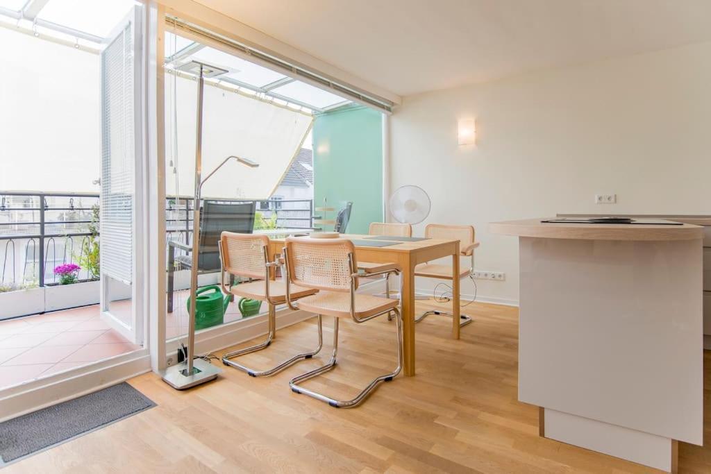 Modernes, Sonniges Appartement Im Herzen Von Duesseldorf Bagian luar foto